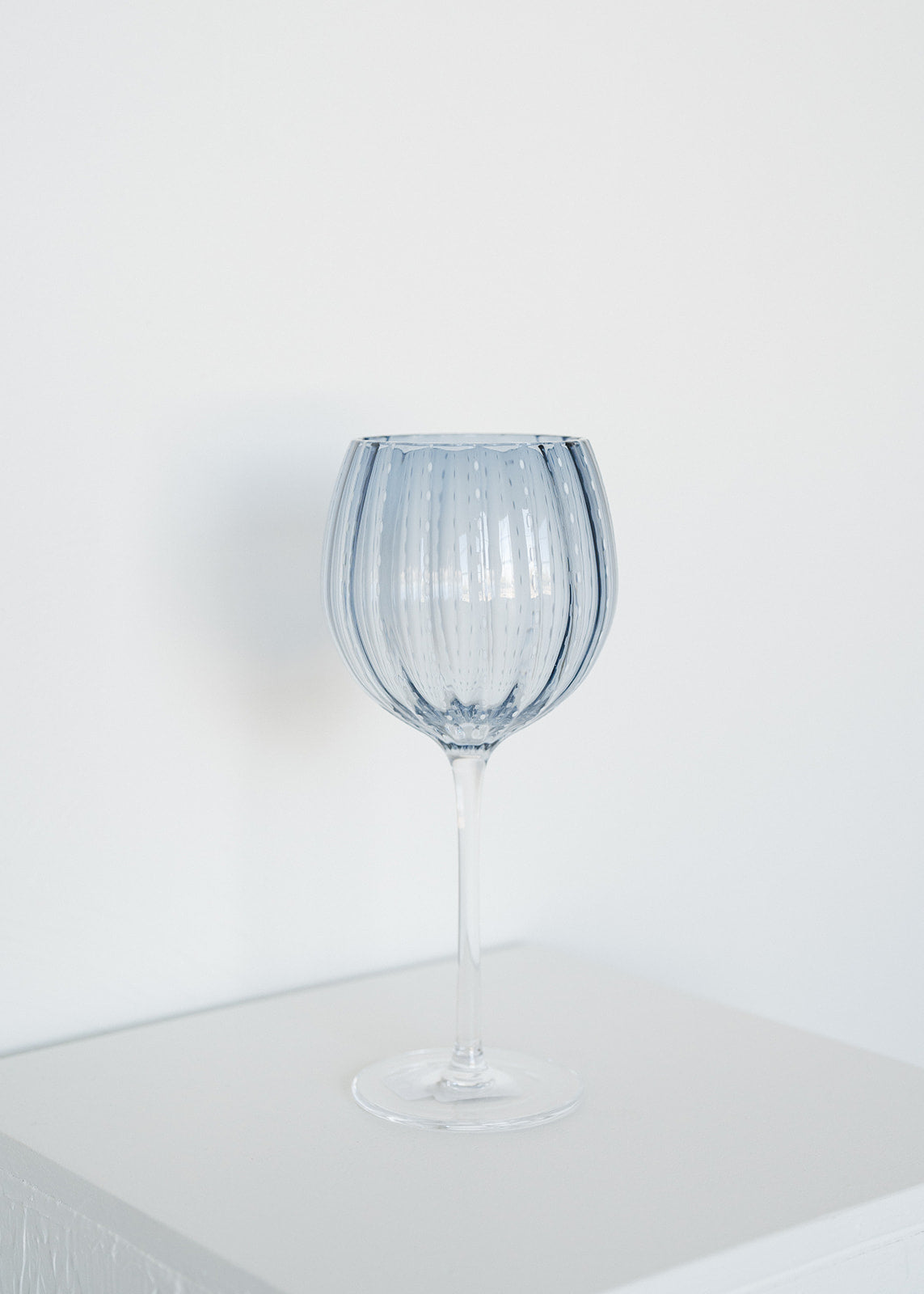 Portofino White Dot Wine Glass