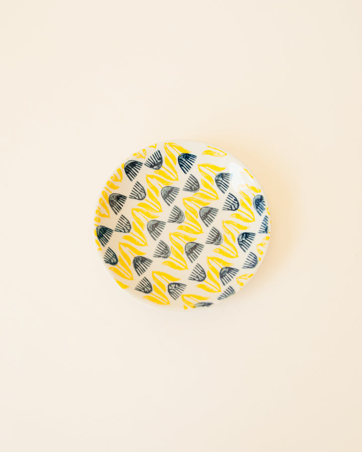 Buttercup Stoneware Plate