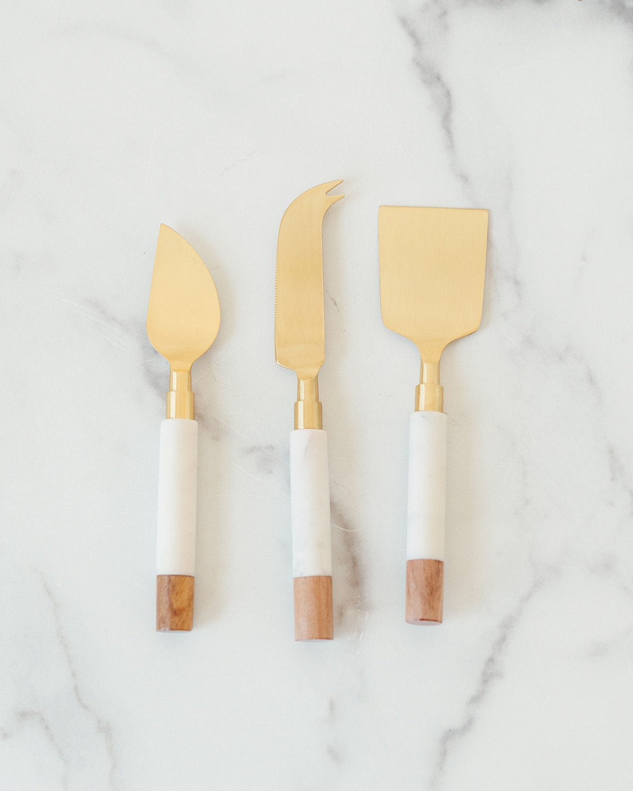 Marble & Acacia Cheese Set