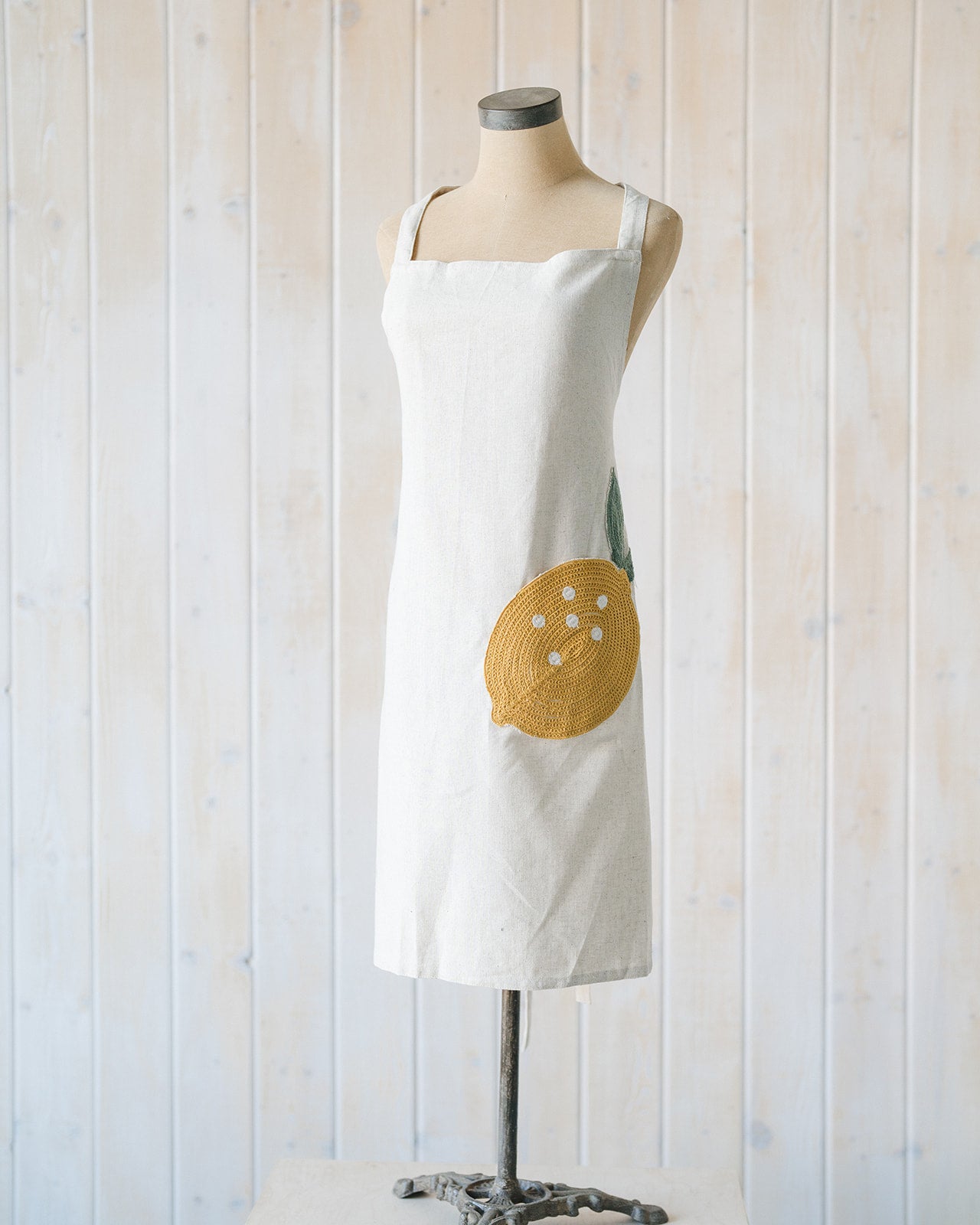 Apron with Lemon Pockets