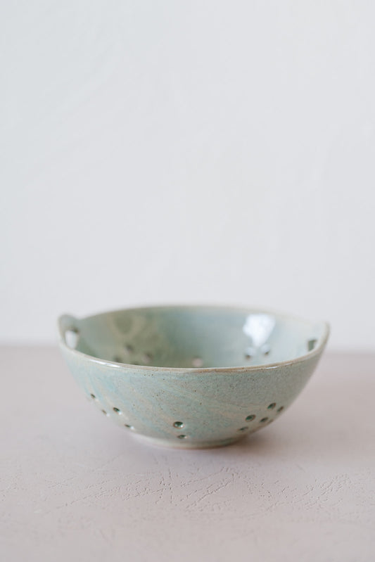 Stoneware Berry Bowl w/ Handles