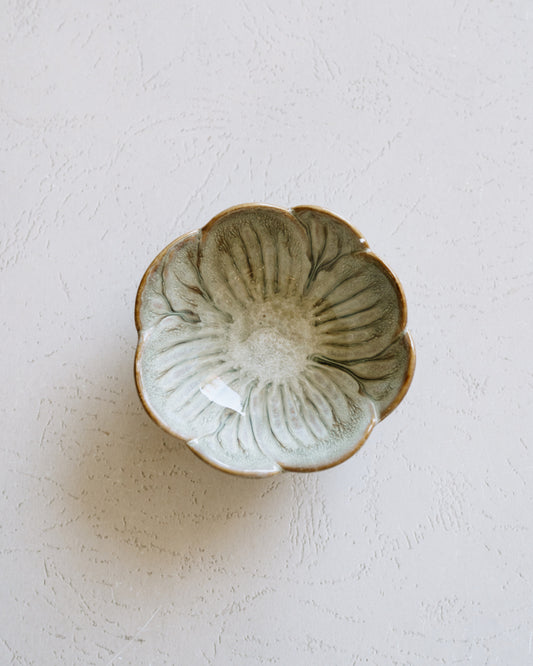 Stoneware Flower Shaped Bowl Brown