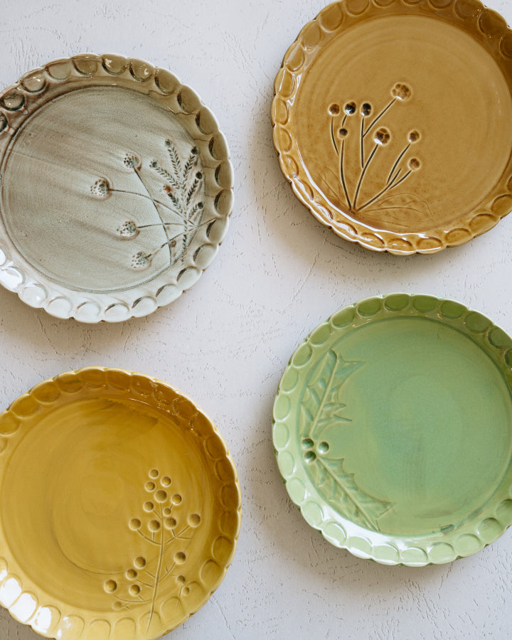Debossed Stoneware Scalloped Plate