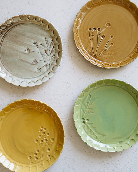 Debossed Stoneware Scalloped Plate