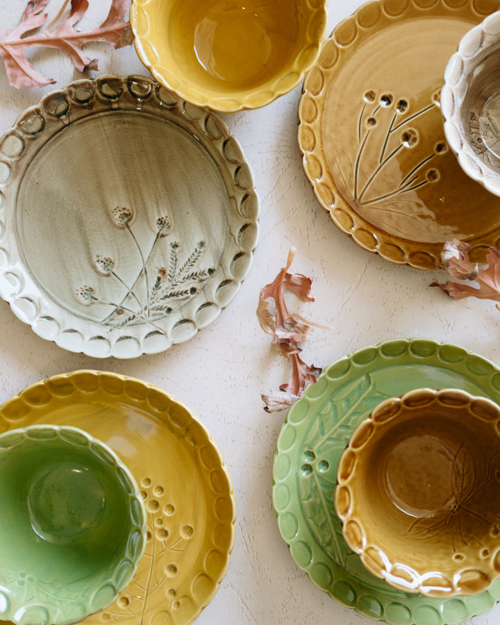 Debossed Stoneware Scalloped Bowl