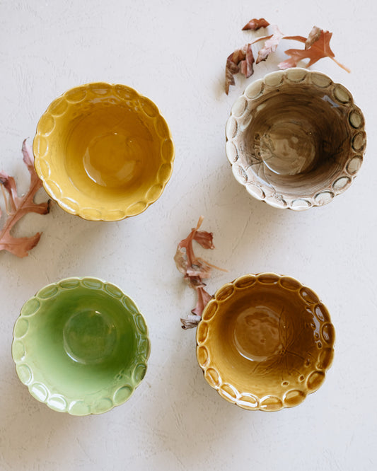Debossed Stoneware Scalloped Bowl