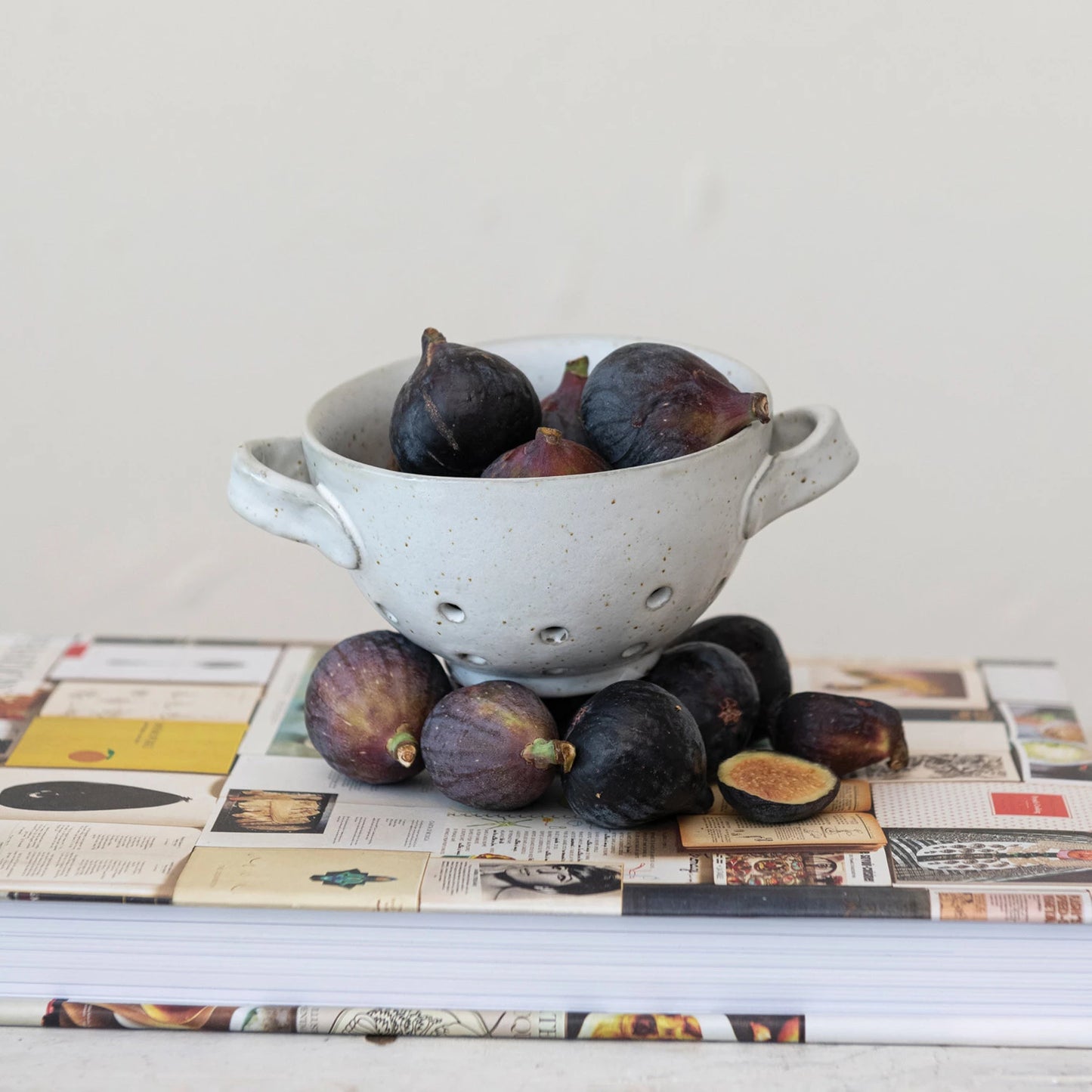 Stoneware White Berry Bowl